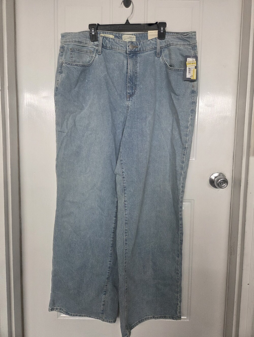 Universal Threads NWT Classic highrise Light Blue Wide-Leg Women's Jeans sz 18
